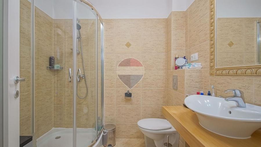 Apartament cu 2 camere decomandat, mobilat în Tractorul