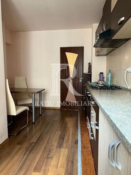 Apartament cu 3 camere decomandat, mobilat în Dragoș Vodă