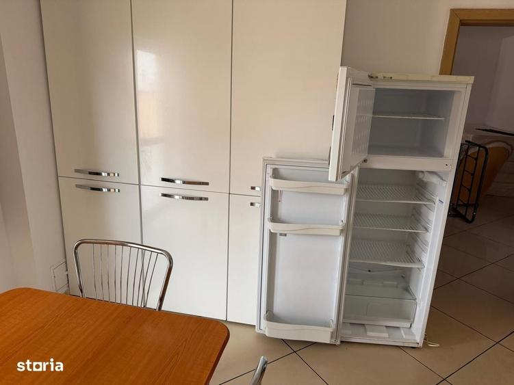 Casă cu 4 camere decomandat în Central