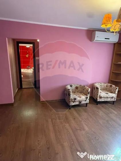 Apartament cu 4 camere decomandat în Central