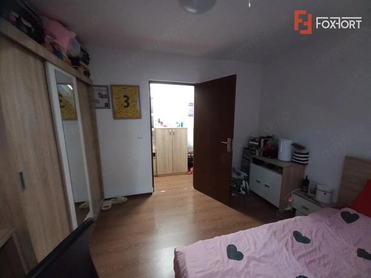 Apartament cu 3 camere semidecomandat în Medicină