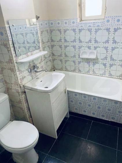 Apartament cu 2 camere semidecomandat, mobilat în Rovine