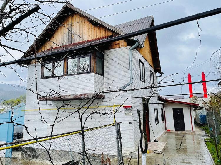 Casă cu 5 camere cu Teren 750 Mp în Vatra Dornei