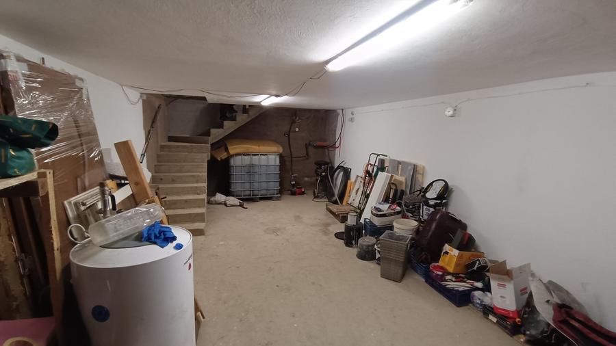 Casă individuală cu 5 camere cu Canalizare în Măgura