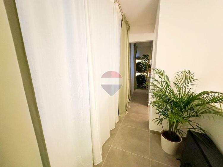 Apartament cu 2 camere semidecomandat, mobilat în P-ța Sfântul Ștefan