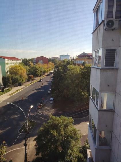 Apartament cu 4 camere decomandat în Zorilor