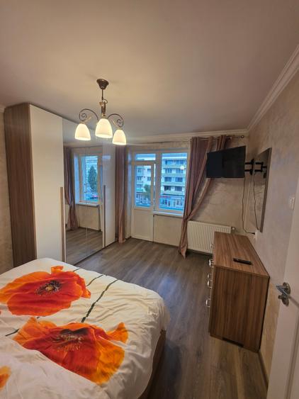 Apartament cu 3 camere semidecomandat în Ultracentral