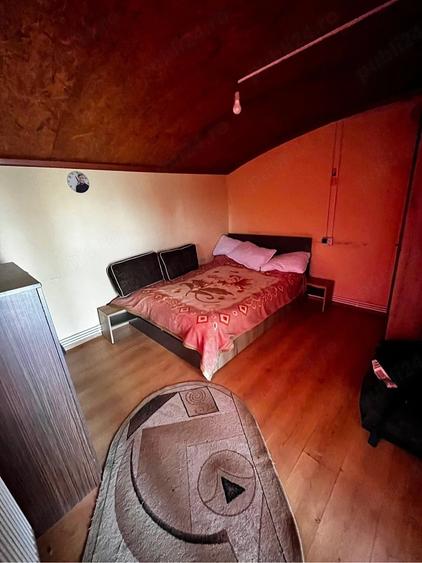 Casă cu 3 camere cu Teren 1285 Mp în Central