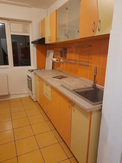 Apartament cu 3 camere decomandat în Dristor