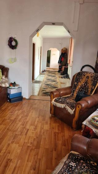 Casă cu 3 camere în Corabia