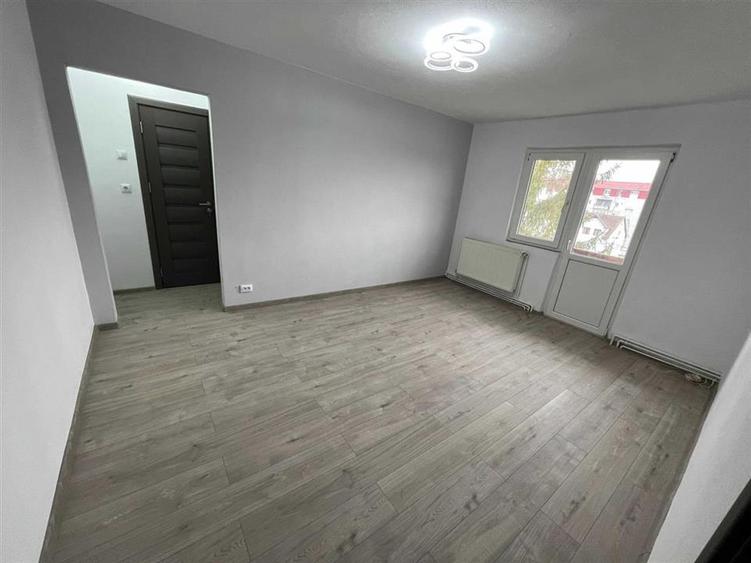Apartament cu 2 camere semidecomandat în Hipodrom 4