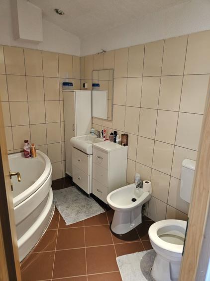 Apartament cu 3 camere decomandat în Soarelui