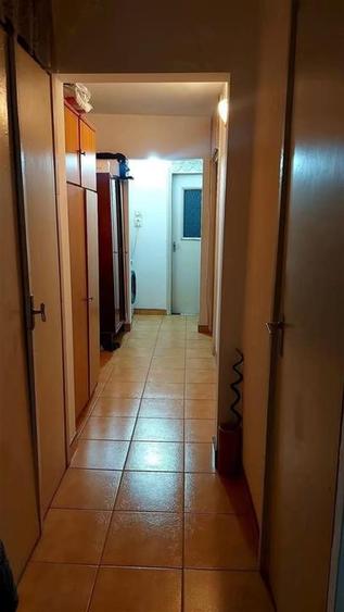 Apartament cu 3 camere decomandat în Soarelui