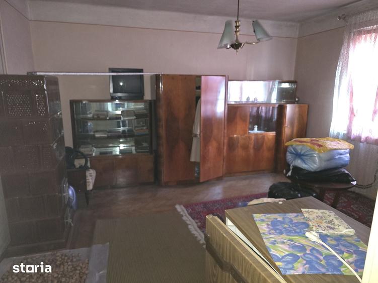 Casă cu 3 camere cu Teren 421 Mp în Central