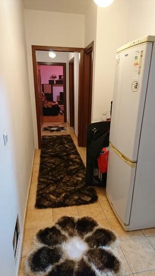 Apartament cu 3 camere semidecomandat în Inel II
