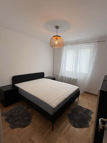 Apartament cu 4 camere decomandat în Central