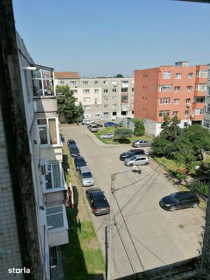 Apartament cu 3 camere în Tineretului