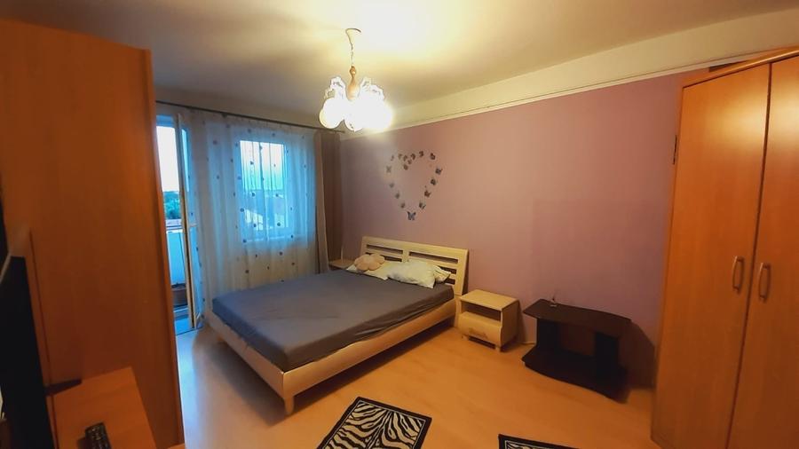 Apartament cu 2 camere decomandat în Aeroport