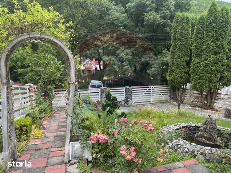 Casă cu 7 camere cu Teren 600 Mp în Feleacu