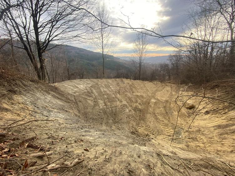 Teren Construcții intravilan de 1072 mp, în Poiana
