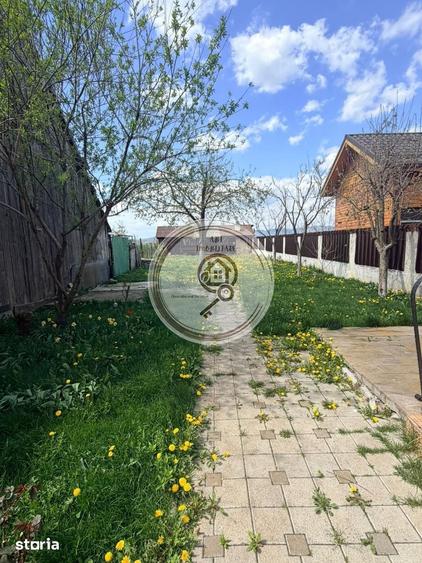 Casă cu 5 camere cu Teren 562 Mp în Hălchiu