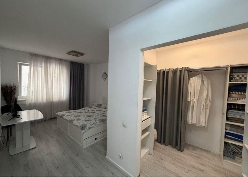 Apartament cu 2 camere decomandat în Exterior Vest