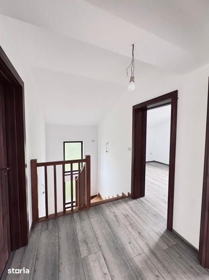 Casă cu 5 camere decomandat cu Teren 400 Mp în Chișoda