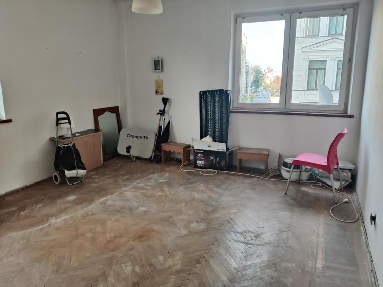 Apartament cu 2 camere nedecomandat în Universitate