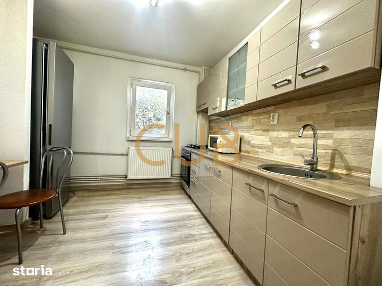 Apartament cu 3 camere, mobilat în Lipovei