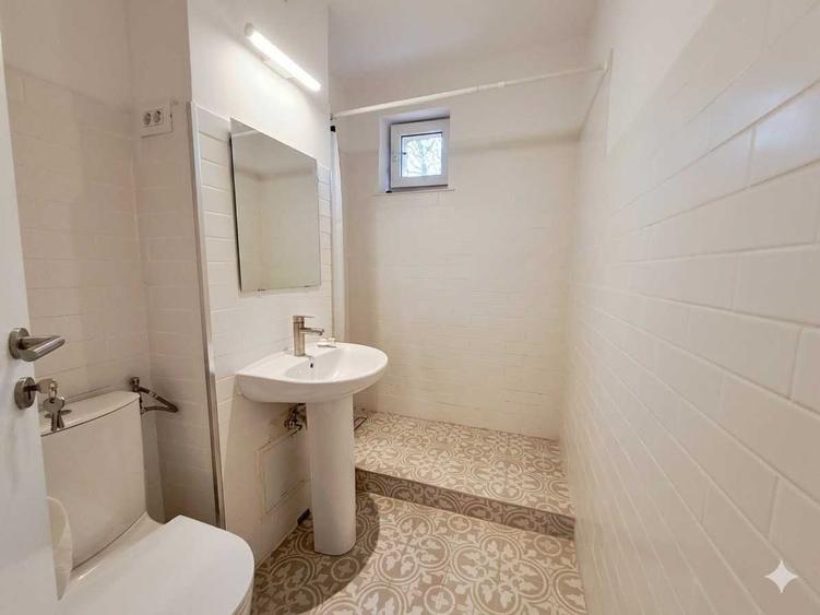 Apartament cu 2 camere decomandat în Berceni