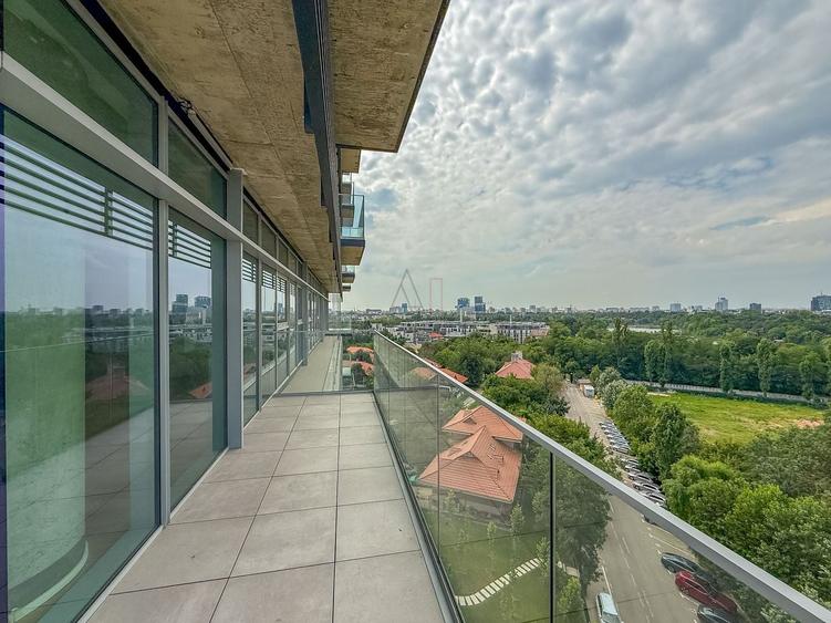 Apartament cu 5 camere semidecomandat în Aviației