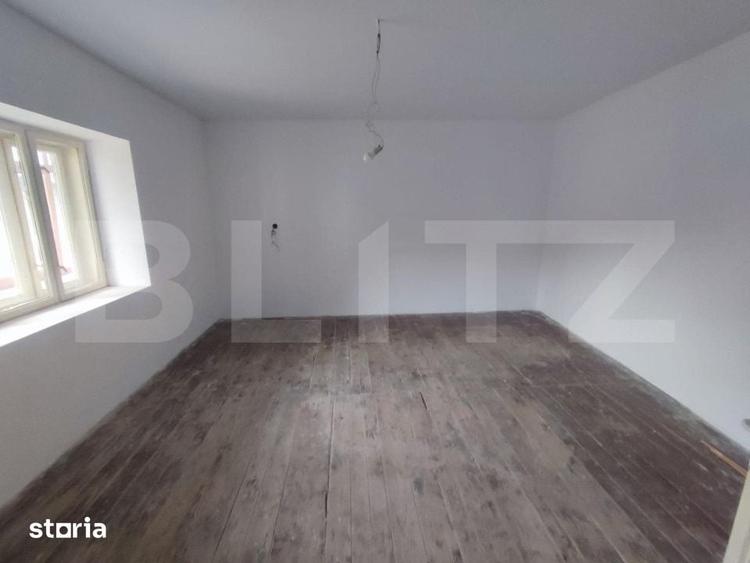 Casă cu 2 camere cu Teren 200 Mp în Central