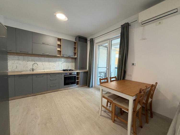 Apartament cu 3 camere decomandat, mobilat în Dumbrăvița