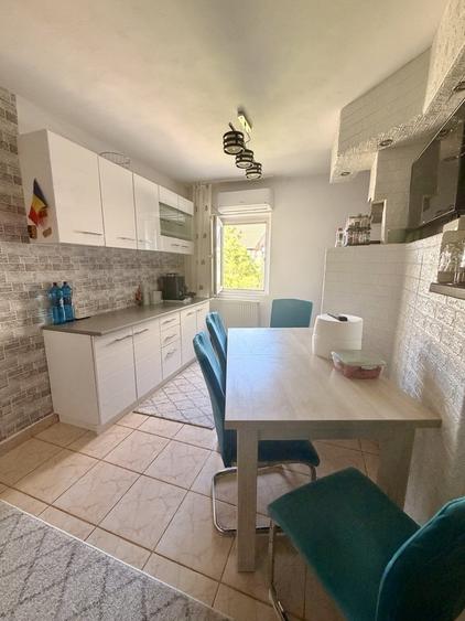 Apartament cu 2 camere decomandat, mobilat în Bucovina
