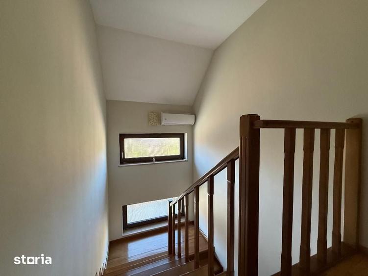 Casă cu 5 camere cu Teren 427 Mp în Cetate