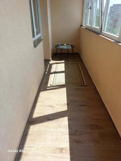 Apartament cu 2 camere semidecomandat, mobilat în Răcădău