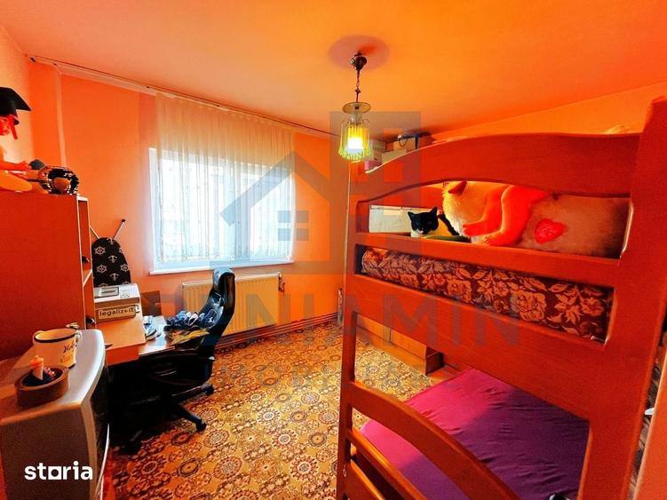 Apartament cu 3 camere decomandat în Astra