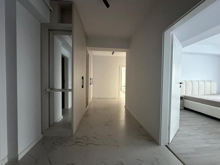 Apartament cu 3 camere semidecomandat, mobilat în Copou
