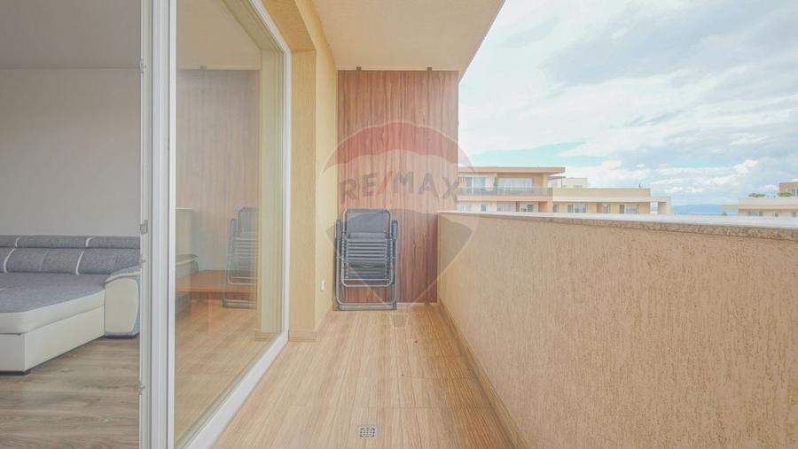 Apartament cu 2 camere decomandat, mobilat în Tractorul