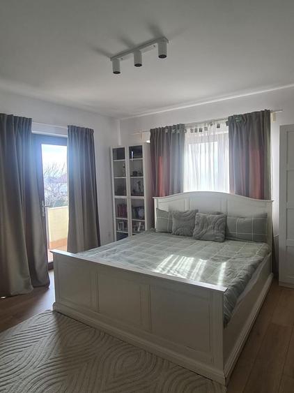 Casă cu 4 camere în Vânători