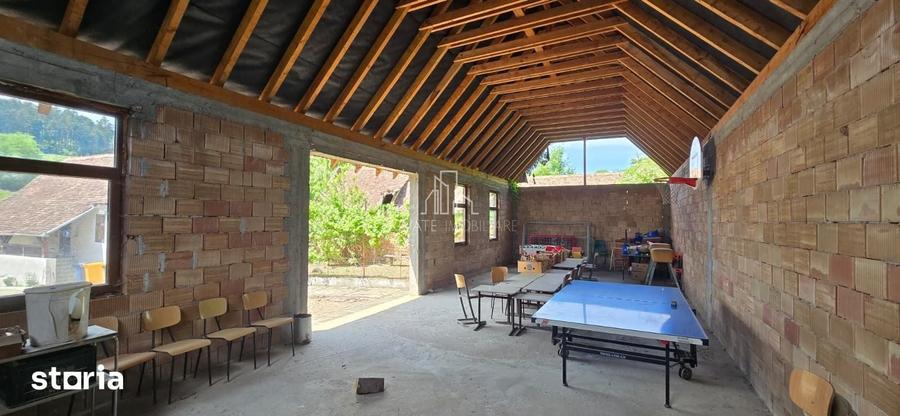 Casă cu 5 camere cu Teren 800 Mp în Vânători