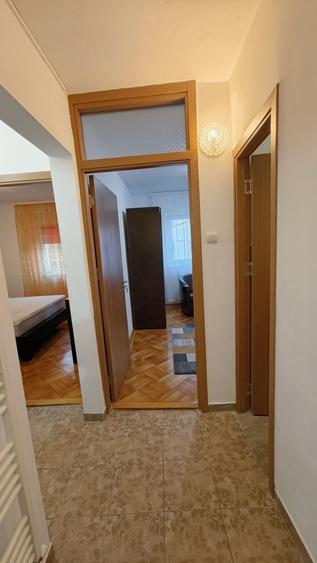 Apartament cu 3 camere decomandat în Lotrioara