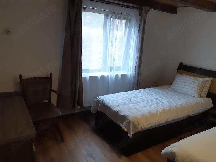 Casă cu Teren 1000 Mp în Râșca
