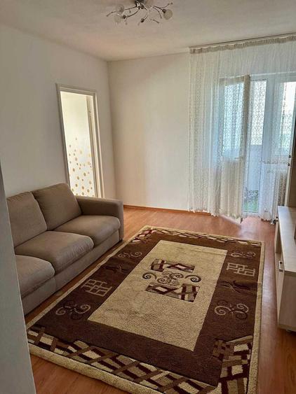Apartament cu 2 camere semidecomandat în Sebastian