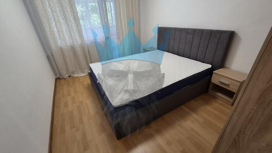 Apartament cu 4 camere semidecomandat, mobilat în Baba Novac