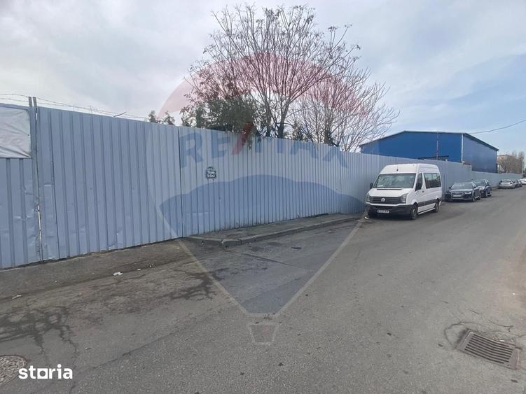 Teren de 2000 mp, în Progresul