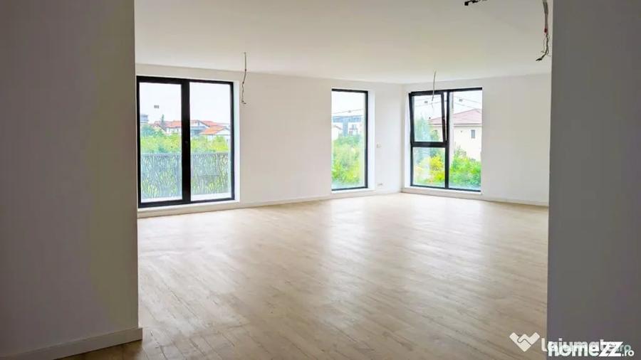 Apartament cu 4 camere decomandat în Vest