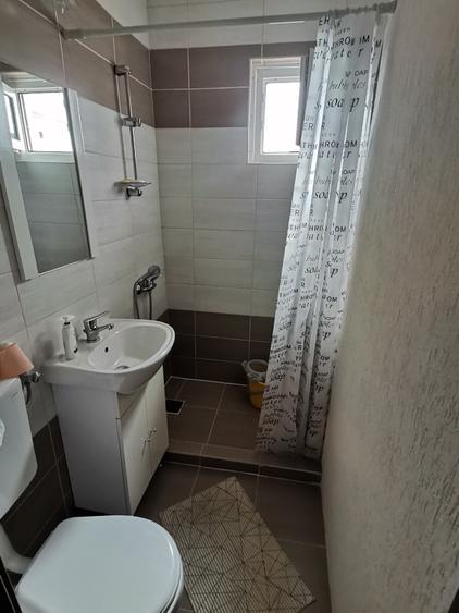 INCHIRIEZ apartament 3 camere, renovat,zona Ciresica - 9