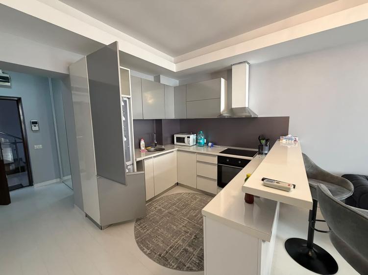 Apartament cu 2 camere semidecomandat, mobilat în Aviației