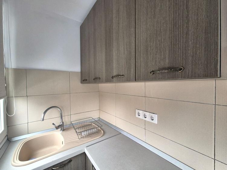 Apartament cu 2 camere decomandat, mobilat în Calea București